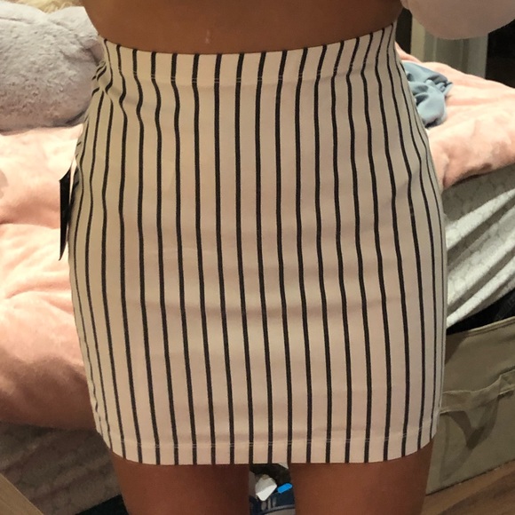Forever 21 Dresses & Skirts - Bodycon Skirt Forever 21